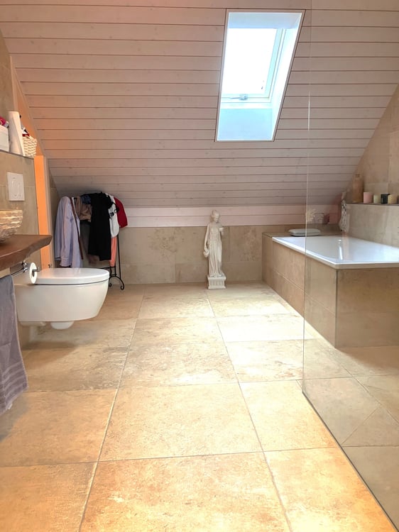 5.5-Zimmer Eckhaus mit Pool - modern wohnen in Neuwilen 9