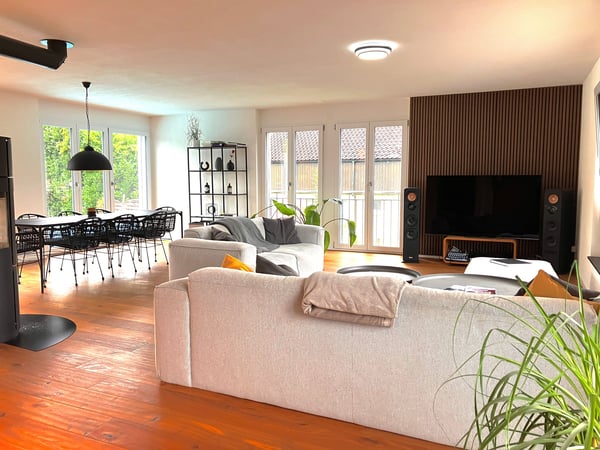 5.5-Zimmer Eckhaus mit Pool - modern wohnen in Neuwilen 4