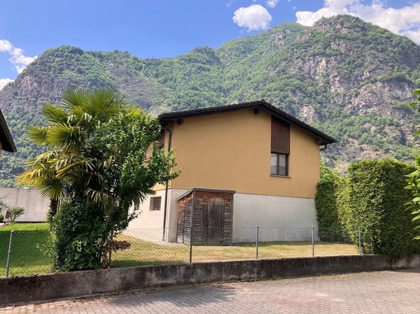 Casa unifamiliare indipendente di 6.5 locali con giardino a Biasca 6
