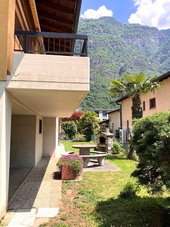 Casa unifamiliare indipendente di 6.5 locali con giardino a Biasca 4
