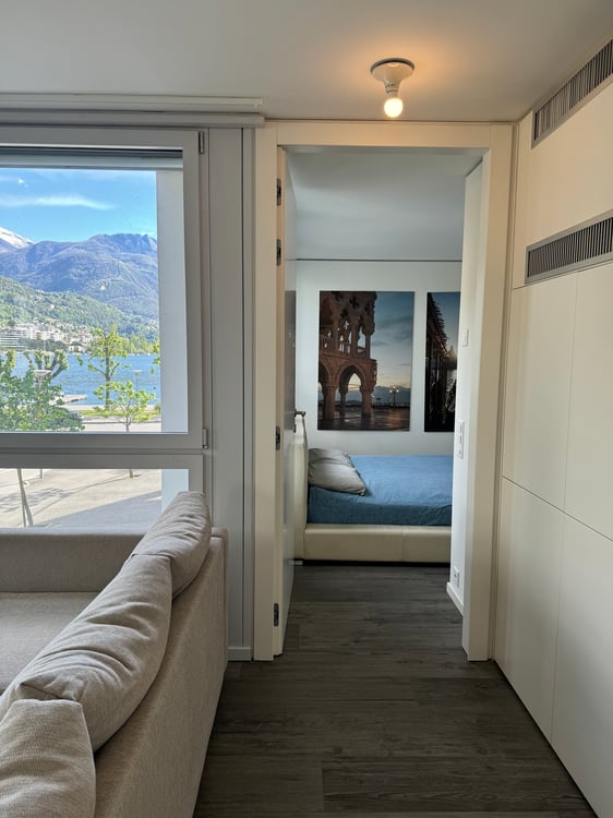 Moderno appartamento arredato con vista lago a Locarno 5