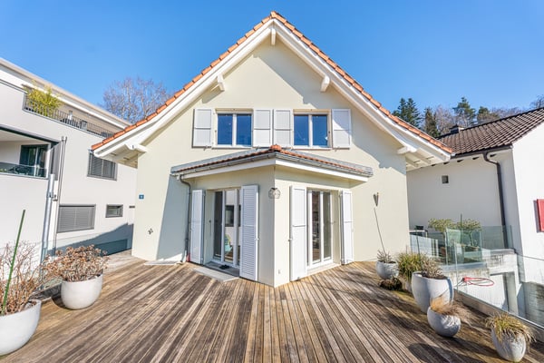 Traumhaftes 5.5 Zimmer Einfamilienhaus mit cooler Relax-Terrasse 12