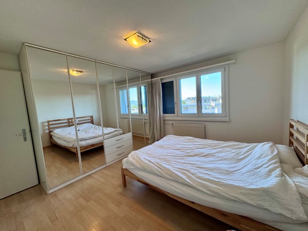 Frisch renovierte 3 Zimmerwohnung mit Parkplatz 5