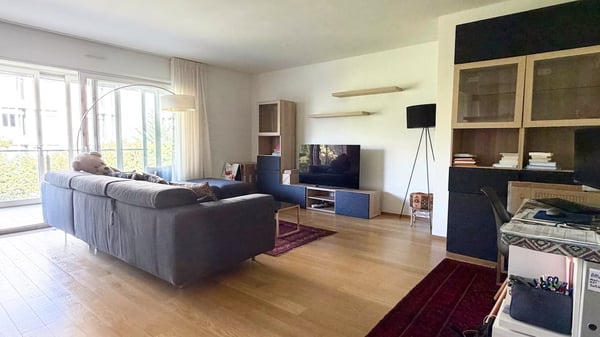 Spacieux 5 pièces avec deux loggia proche du lac et Nations 2