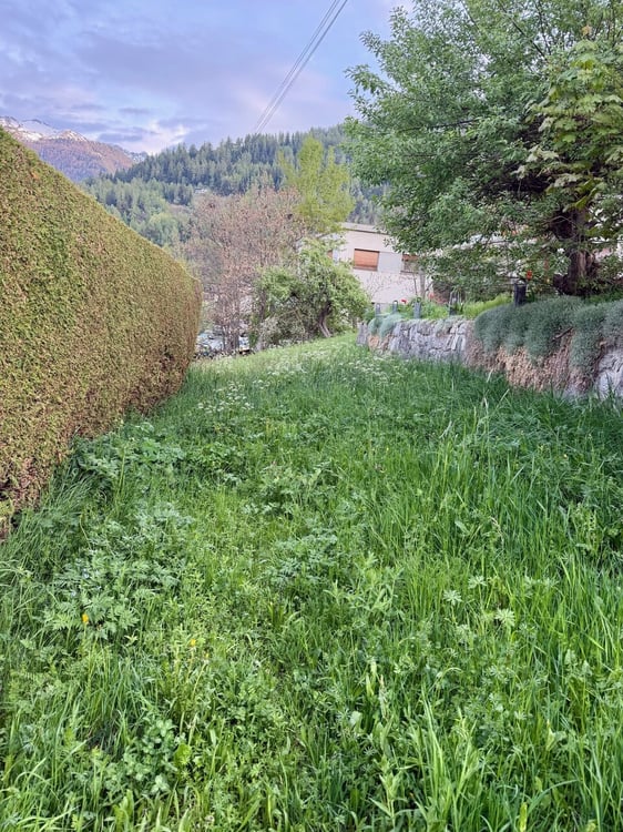 Très jolie parcelle de 968 m2 en zone résidentielle à Sornard en zone H30 à Nendaz avec accès direct 3