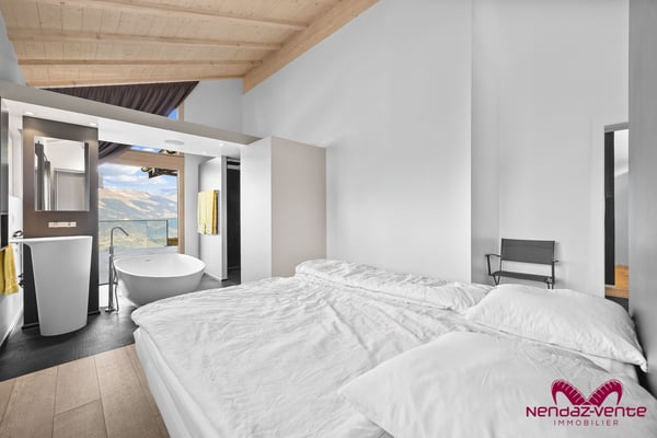 Un chalet de toute beauté aux Rairettes en résidence principale 5