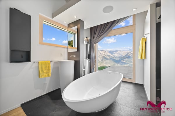 Un chalet de toute beauté aux Rairettes en résidence principale 6