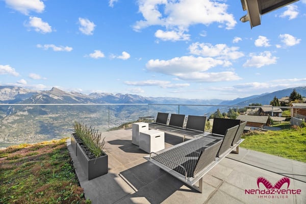 Un chalet de toute beauté aux Rairettes en résidence principale 13