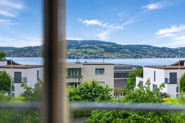 Horgen: Wohnung mit Seesicht und Raum für Neues 2