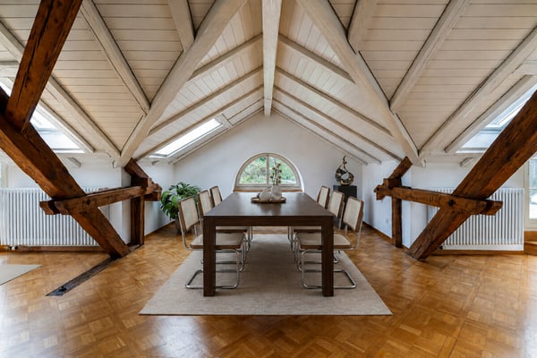 Zürich: historische Wohnung mit Galerie und Cheminée 3