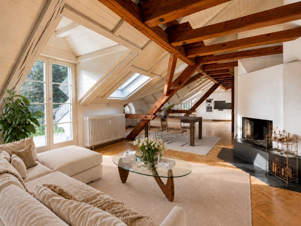 Zürich: historische Wohnung mit Galerie und Cheminée 1