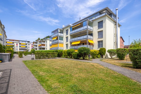 Bülach-West: Attraktive Eigentumswohnung mit zwei Balkonen 1