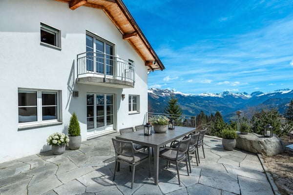 Brambrüesch: Ferienhaus in naturnaher Lage mit schöner Aussicht 1