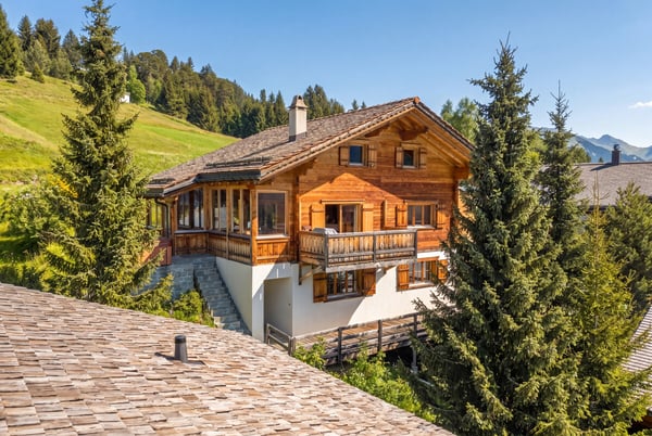 St. Peter: Ferienhaus im Chaletstil mit Bergsicht und viel Sonne 1