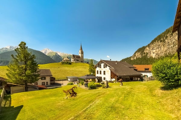 Schmitten: Mehrfamilienhaus mit Zukunftspotenzial 1