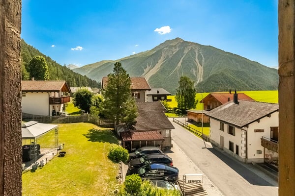 Schmitten: Mehrfamilienhaus mit Zukunftspotenzial 2