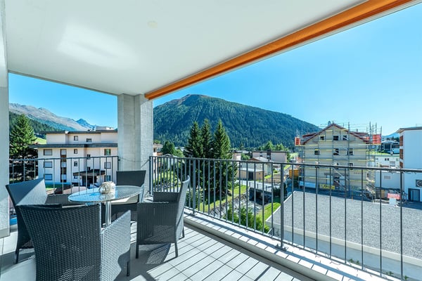 Davos: sonnige Attikawohnung mit eindrucksvoller Bergsicht 3