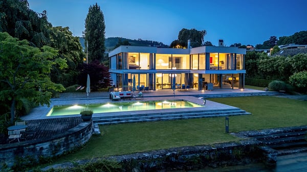 Luxus direkt am See in Stäfa mit Aussenpool und privatem Badesteg 1