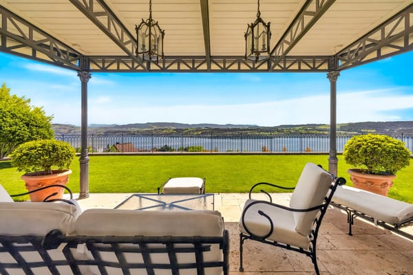 Stilvolle Villa in bester Lage mit See- und Bergpanorama 3