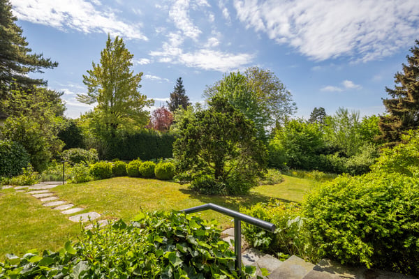 Zumikon: freistehendes Einfamilienhaus mit grossem Garten 1
