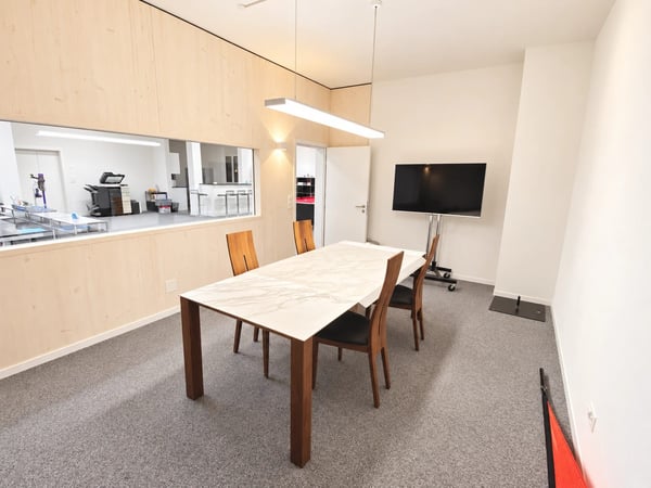 Gewerberaum 290 m² an der Hauptstrasse in Aesch LU kaufen 3