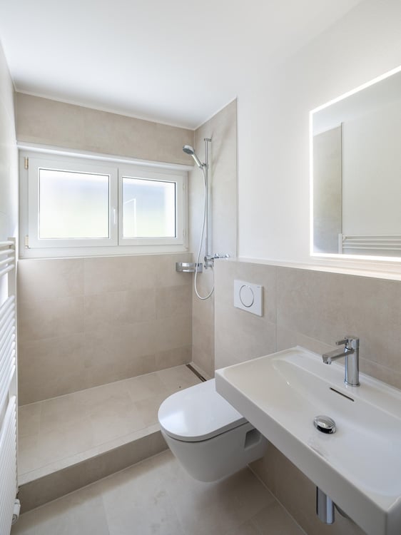 Erstbezug nach Sanierung – moderne 3-Zimmer-Wohnung mit Bergsicht 7