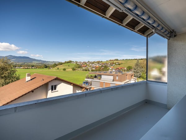 Erstbezug nach Sanierung – moderne 3-Zimmer-Wohnung mit Bergsicht 12