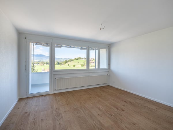 Erstbezug nach Sanierung – moderne 3-Zimmer-Wohnung mit Bergsicht 10