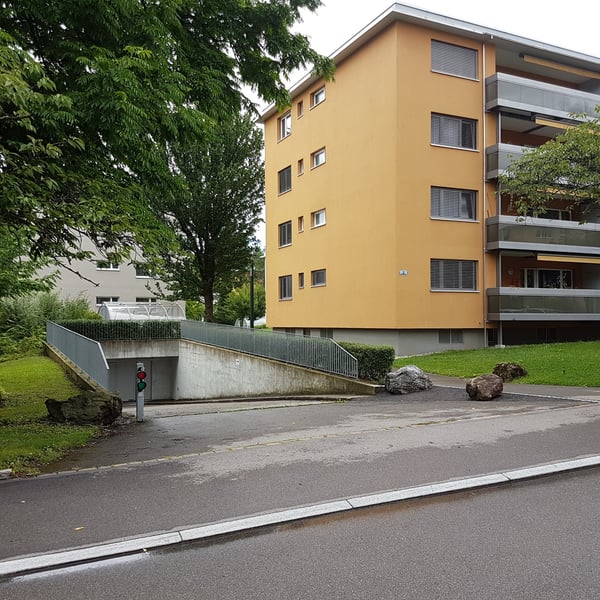Einstellhallenplatz zu vermieten 1