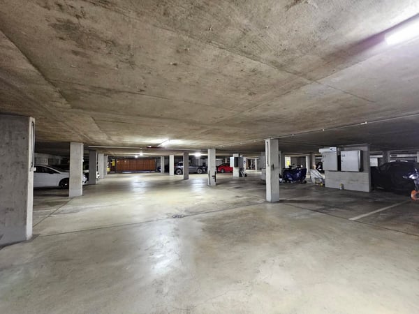 Einstellhallenplatz zu vermieten 2