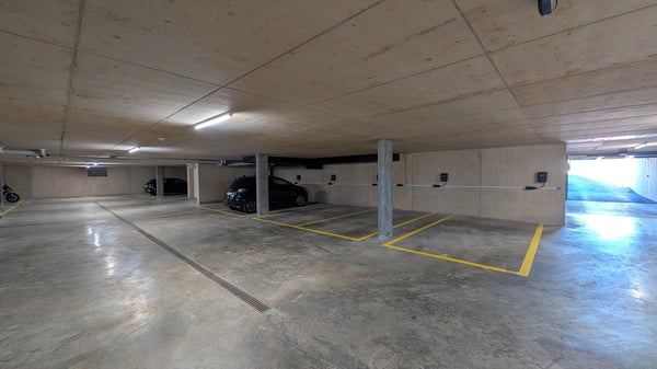 Einstellhallenplatz in Gümmenen zu vermieten – mit E-Ladestation 3