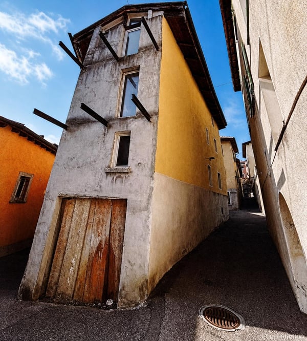 Historisches Mehrfamilienhaus mit Ausbaupotential 1