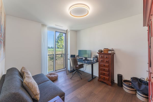 Familienfreundliche 5½ Zimmer-Minergie-Maisonette mit 2 Garagenplätzen im exklusiven Ausbaustandard 15