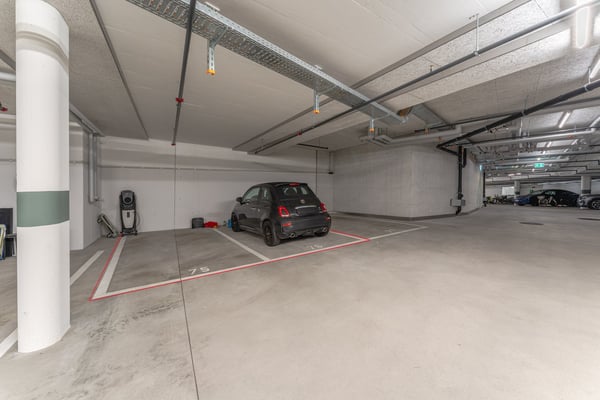 Familienfreundliche 5½ Zimmer-Minergie-Maisonette mit 2 Garagenplätzen im exklusiven Ausbaustandard 25