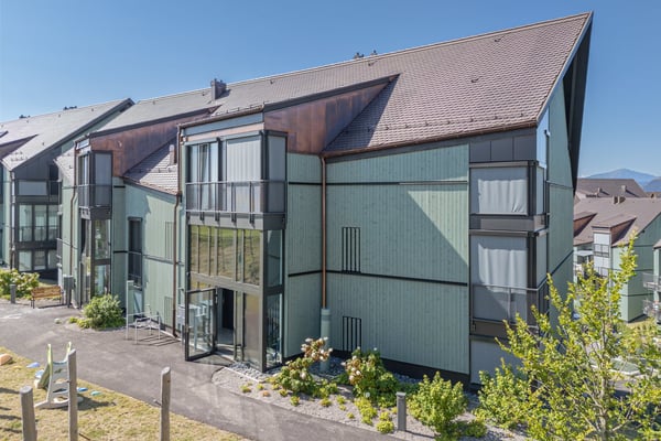 Familienfreundliche 5½ Zimmer-Minergie-Maisonette mit 2 Garagenplätzen im exklusiven Ausbaustandard 20