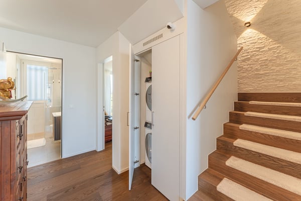 Familienfreundliche 5½ Zimmer-Minergie-Maisonette mit 2 Garagenplätzen im exklusiven Ausbaustandard 9