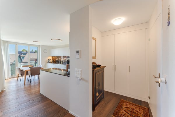 Familienfreundliche 5½ Zimmer-Minergie-Maisonette mit 2 Garagenplätzen im exklusiven Ausbaustandard 7