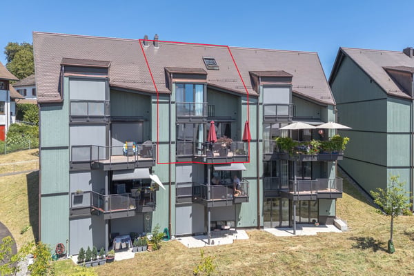 Familienfreundliche 5½ Zimmer-Minergie-Maisonette mit 2 Garagenplätzen im exklusiven Ausbaustandard 17