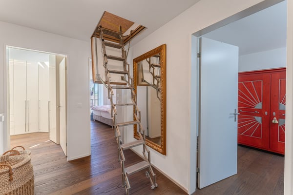 Familienfreundliche 5½ Zimmer-Minergie-Maisonette mit 2 Garagenplätzen im exklusiven Ausbaustandard 11