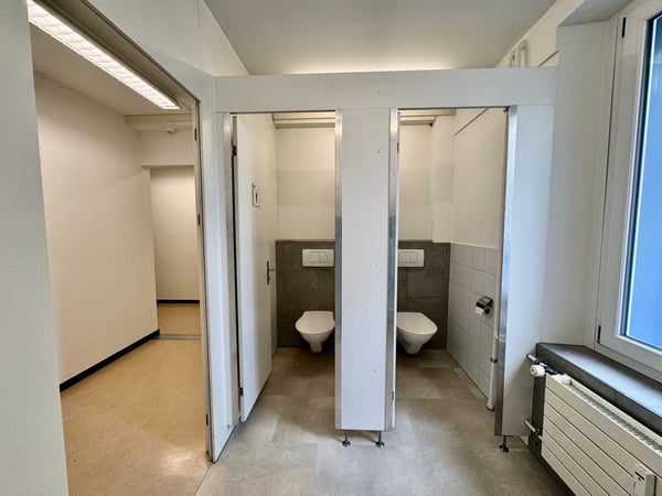 Gewerbefläche mit separaten Räumen und eigenem Sitzplatz 15
