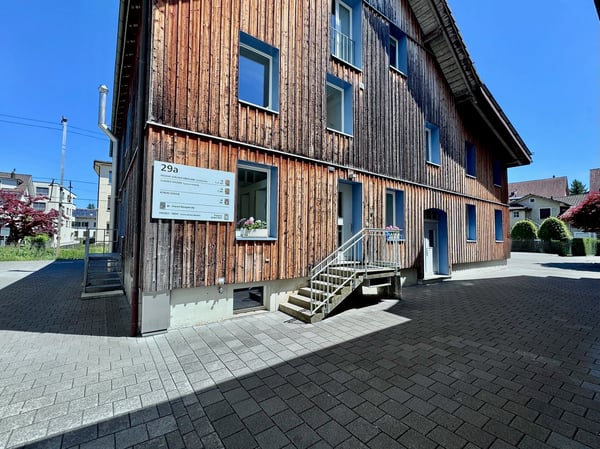 Modernes Büro an der Freiestrasse 29 in Uster 1