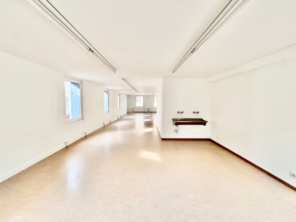 Modernes Büro an der Freiestrasse 29 in Uster 7