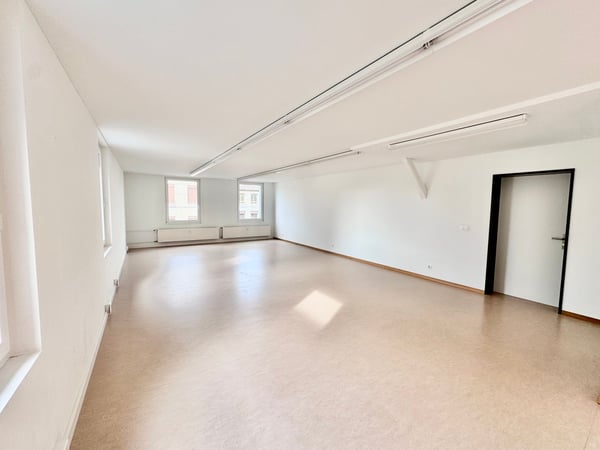 Modernes Büro an der Freiestrasse 29 in Uster 2