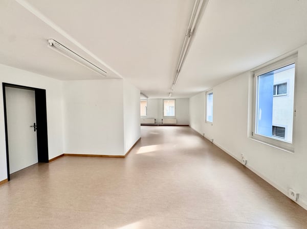 Modernes Büro an der Freiestrasse 29 in Uster 5