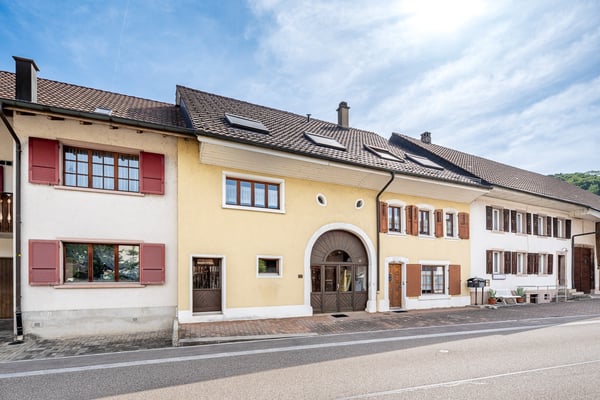 Historisches Mehrfamilienhaus mit Potenzial 1