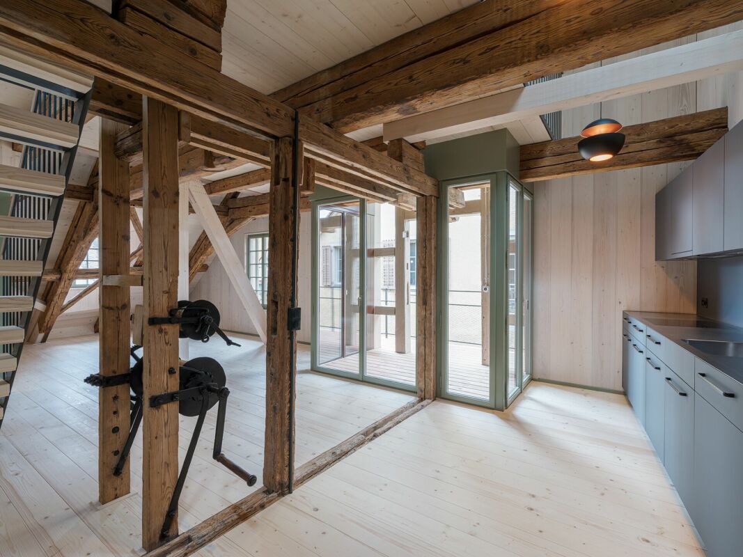 Bild 4½ Zimmer-Maisonette mit Loggia