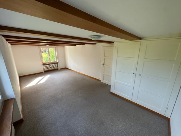 Charmante 3-Zimmer-Altbauwohnung mit Balkon in Roggwil – ab sofort verfügbar! 2