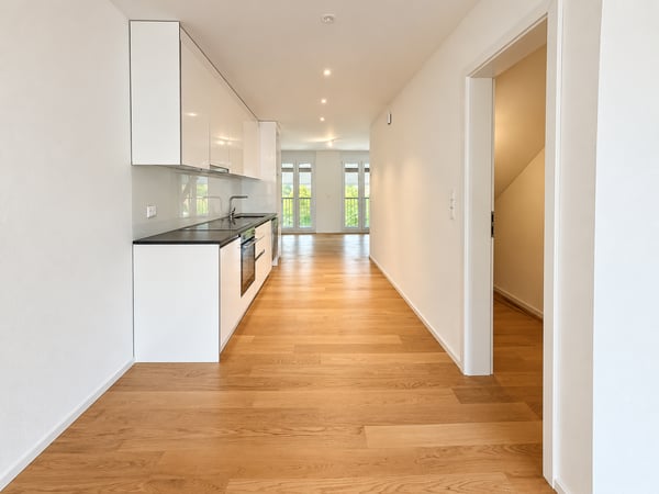 Moderne 2.5-Zimmer-Maisonette im Herzen von Bözen 2