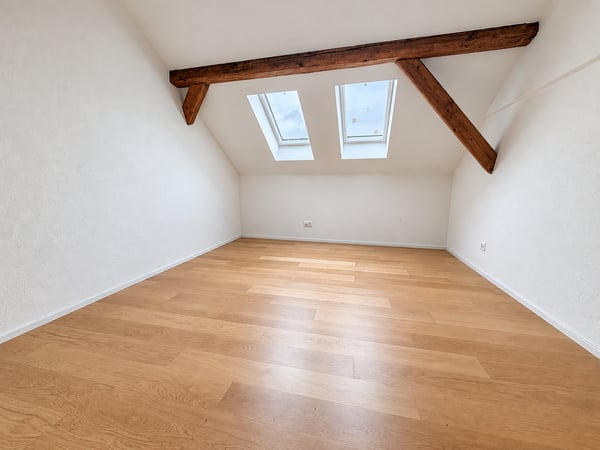 Moderne 2.5-Zimmer-Maisonette im Herzen von Bözen 4