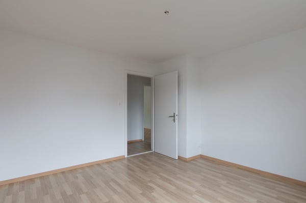 hübsche, zentral gelegene 3-Zimmer Wohnung per sofort zu vermieten. 7